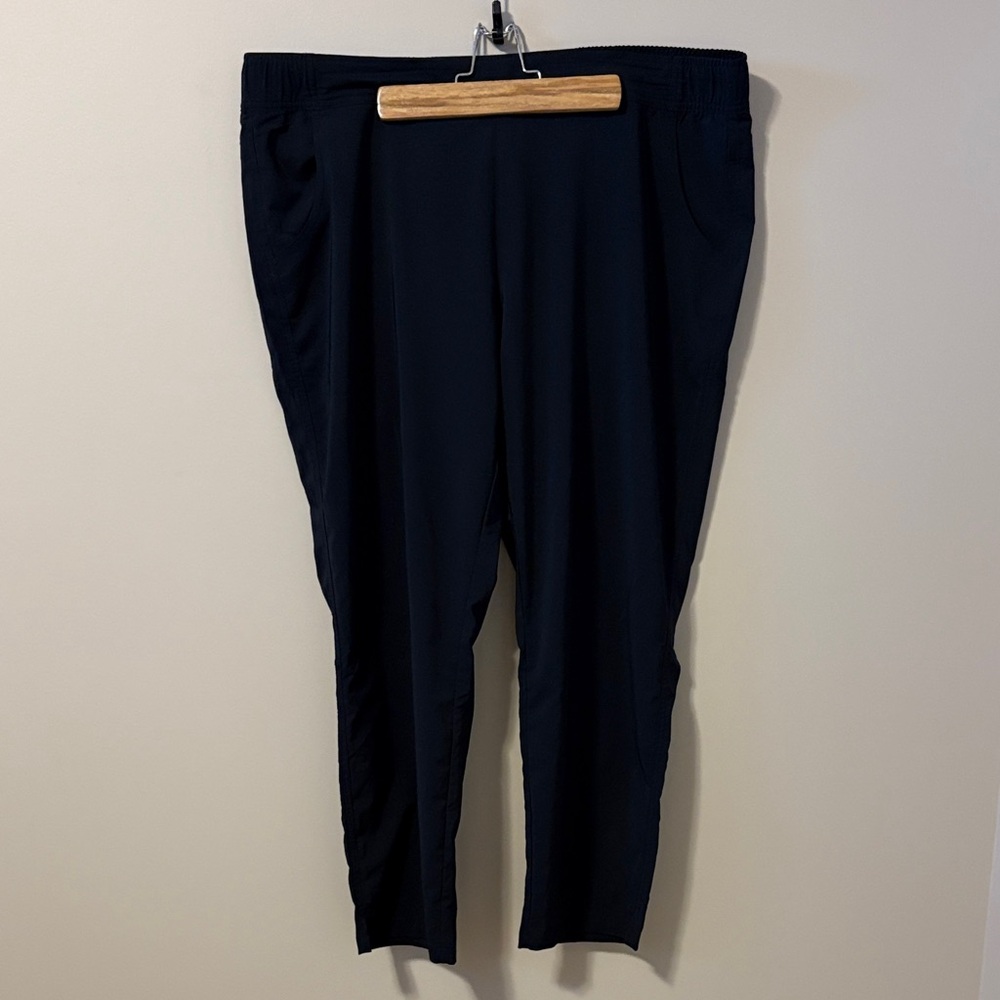Eddie Bauer Black Lightweight Travel Pants